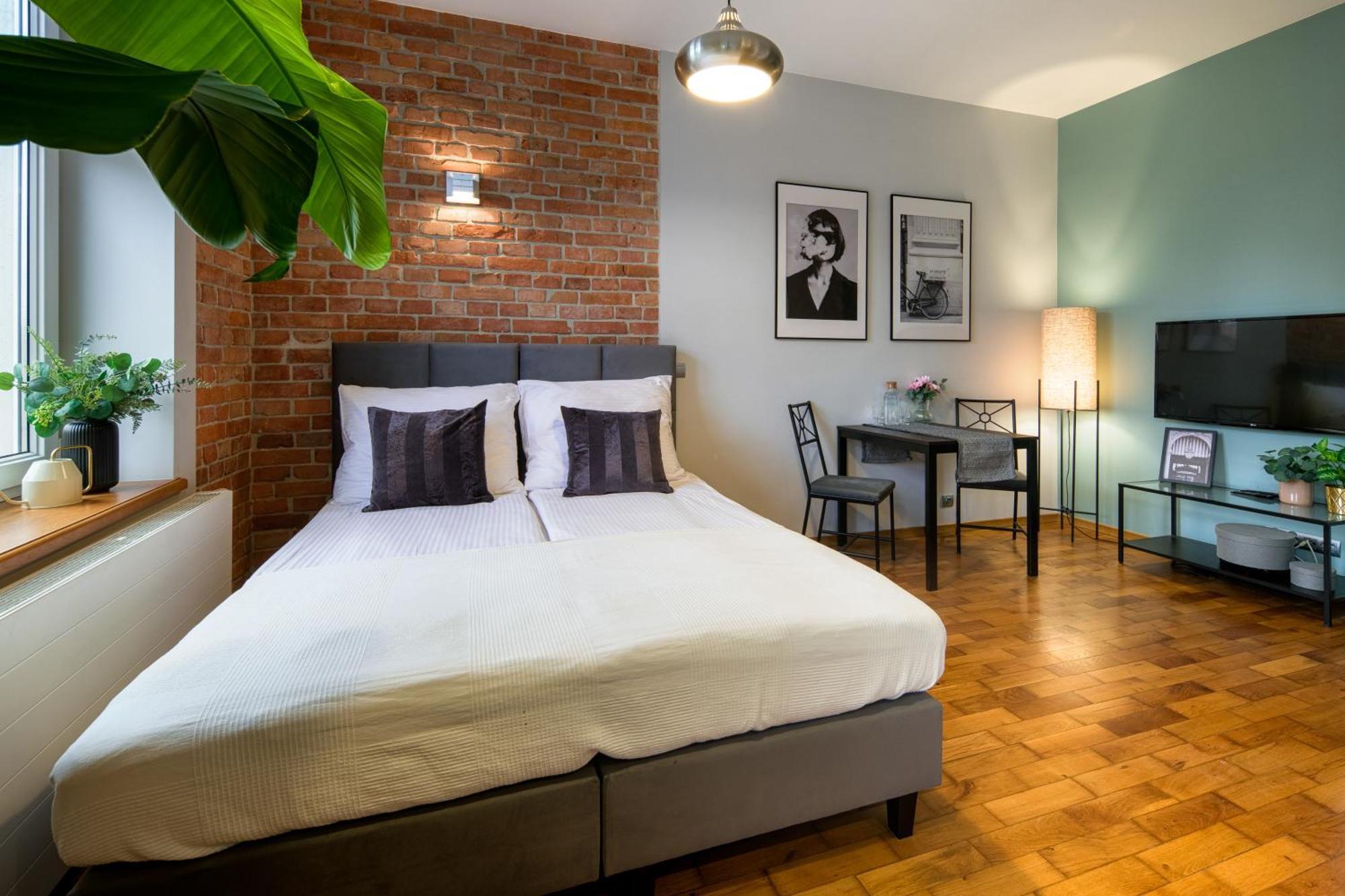 Loft - Next To The Main Station - Air Conditioning Apartment